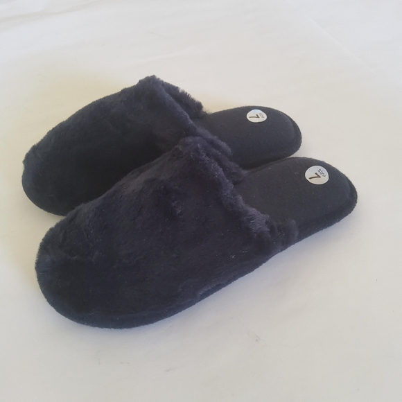 New Isotoner Cozy Fuzzy Slippers Slides in Dark Blue Size 7 - Picture 2 of 12
